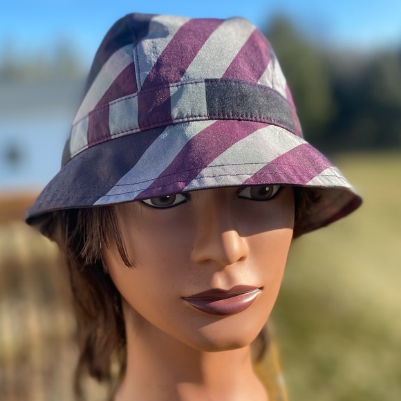 BURBERRY Purple/Grey Check Lined Bucket Hat☔️🖤EUC/FLAWLESS🔥21” circ./Small💜 - Picture 4 of 13
